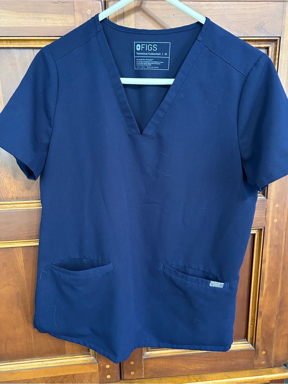 FIGS Women’s CASMA Navy Scrub Top Size Medium